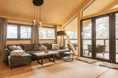 Image de Superior Chalet # 19 with Sauna & Hot Tub