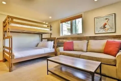 Image de Private Suite - Ski-In - Hot Tub