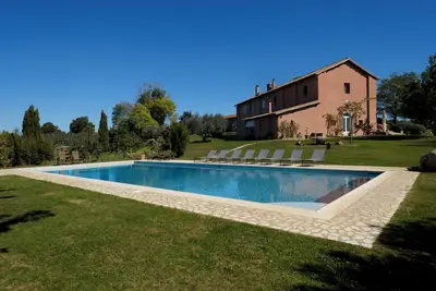 Image de Farmhouse with private pool in century-old olive grove