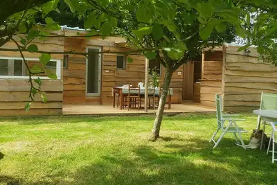 Image de Cottage en campagne à coté de la ville, piscine hors sol, plages du débarquement.