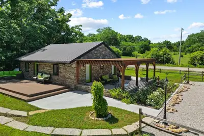 Image de A Whimsical Stone Cottage