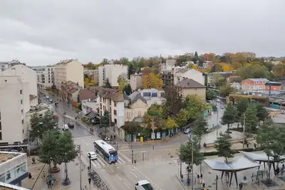 Image de Appartement 3p dernier étage centre Bourg La Reine face au Rer B - Paris à 10 mn
