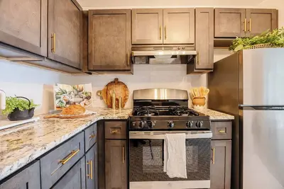 Image de Stunning Skyline Views, Designer Apt, Sleeps 6, <30 Minutes to Nyc Attractions!
