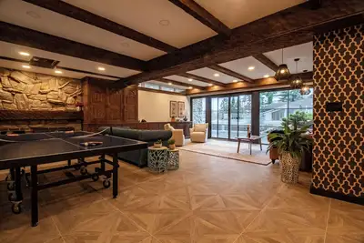 Image de New! 8br Catskills Retreat: Hot Tub-Pool Skiing-Fireplace-WiFi-Mountain Views