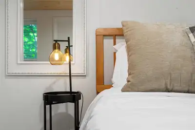 Image de Sanders Beach Getaway. Walk to beach & Dt Cda