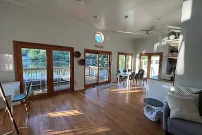 Image de Ponder Point waterfront cottage