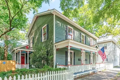 Image de Gorgeous Apt in Heart of Downtown: The Hall House