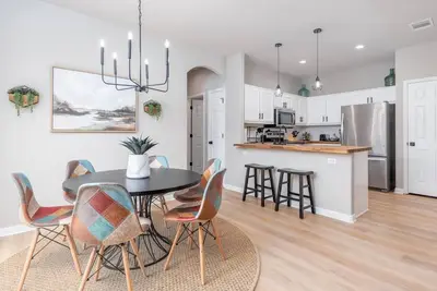 Blanco Lodge at Little Ranches 5 min to Square