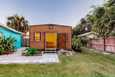 Image de Cozy Beach Retreat: Walk to Cocoa Beach