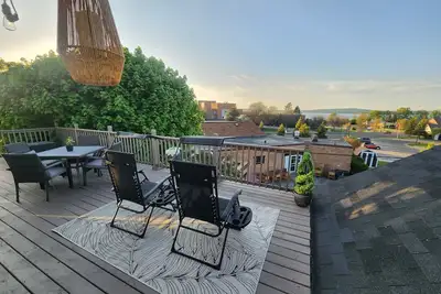 Image de Lakeview Loft. Downtown Petoskey.
