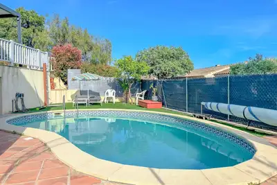 Image de Charmant rez-de-villa avec piscine et terrasse