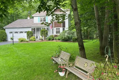 Image de Cozy 3 bedrm colonial near Saratoga Springs and Adirondack/Lake George region.