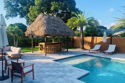 Image de Tropical paradise that is family friendly and minutes from Clearwater Beach! !