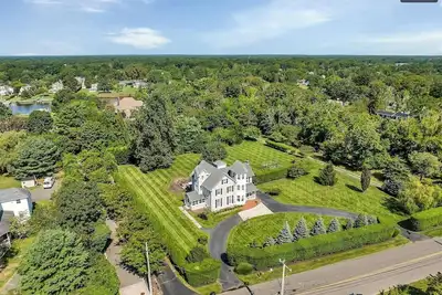Image de Long Island waterfront beauty sleeps up to 12, just minutes from Great South Bay