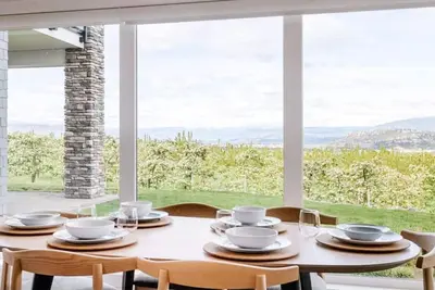 Image de 2 King beds with En-suites/Orchard Views/Sleeps 5