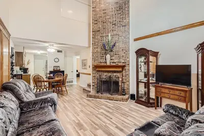 Image de Near Downtown McKinney — Spacious Pet-Friendly Retreat w/ Office Amenities