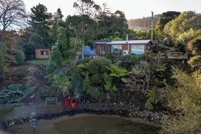 Image de Absolute waterfront retreat with outstanding views, just 15 min north of Dunedin