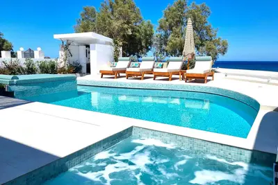 Image de Nerea Seaside VIlla on the Beach