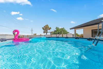 Image de The Desert Star • Pool • Spa • Joshua Tree views.