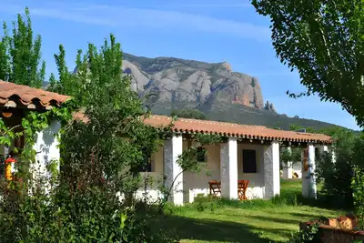 Bungalow chill out et nature avec vue sur les montagnes de Riglos.