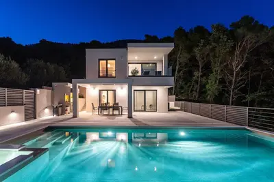 Image de New Villa River Hills