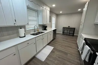 Image de Bama Cottage two mile from campus \nNewly Renovated