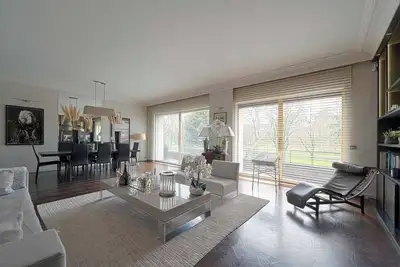 Image de Luxurious 3 Bedroom Apartment in Paris Facing Bois de Boulogne