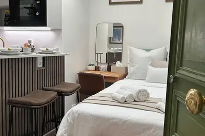 Image de Champs Elysees - Arc de Triomphe Cozy Studio in Paris 8