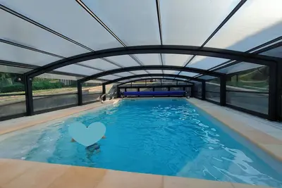 Image de Gîte \"Le Temps du Bonheur\" avec Piscine Privative et Bain Nordique