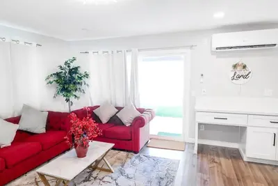 Image de Xlnc House Gillespie 2b1b 20 min to dtown\/airport