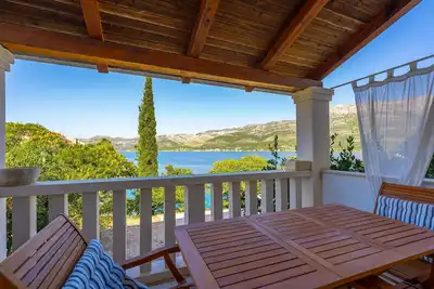 Appartement d'une chambre avec la terrasse et la vue sur le mer Medvinjak, Korcula (A-4439-a)