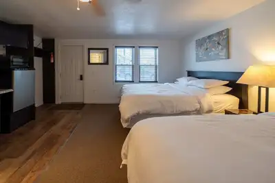 Image de Room 4 at Inland Lakes Motel, Indian River, Mi