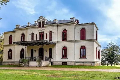 Image de Pavillon de chasse dans le parc du château de Richelieu 14p