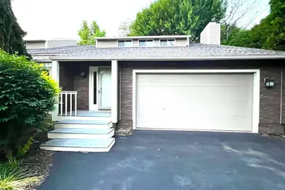 Image de Multi-level Large Home-minutes from Cedar Point!