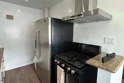 Image de In the heart of Long Beach- Ocean Blvd! Close to Queen Mary & Shoreline Village!
