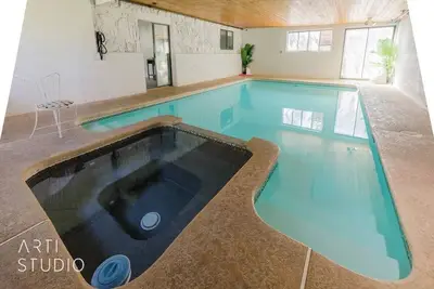 Image de Indoor Pool, Near Zion, 10+