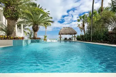 Image de Ocean 9 Villa, Amazing Waterfront, 15 mins away from Duval Street!