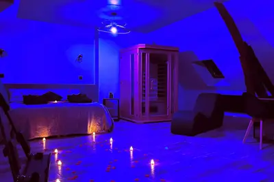 Image de Love Room Le Chalet / Jacuzzi / Sauna