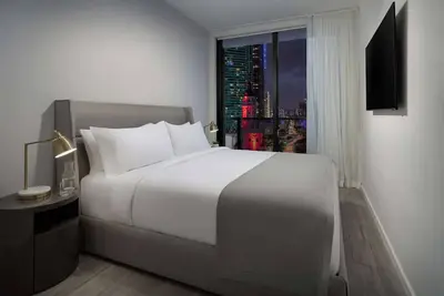 Image de Vibrant Cityscape Suite - Two 3br with Incredible Views