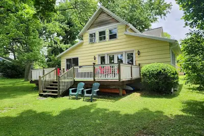 Image de Canandaigua Lakefront Vacation Home. . . beautiful sunsets abound! ! \nLAKEFRONT! !