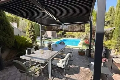 Image de Hébergement spectaculaire avec piscine à Llíria