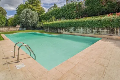 Image de Apartamento Exclusivo com Jardim e Piscina Privada!