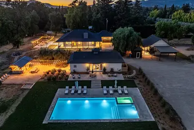 Image de Private Villa on 4. 3 Acre Estate Pool + Hot Tub + Yoga Room Close to Sonoma Dt