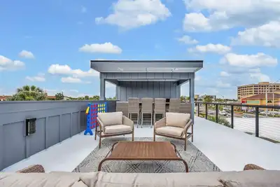 Image de Newly Built Oceanview Apartment with Rooftop