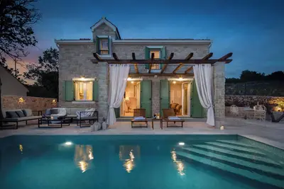 Image de Villa Cavalleria Rusticana with heated pool and vineyard