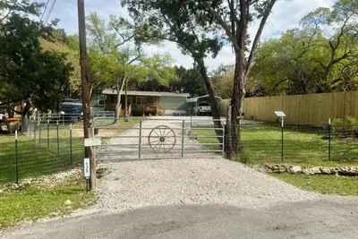 Image de The Breeze at Canyon Lake \nCozy, quiet, beautiful Texas Hill country \n