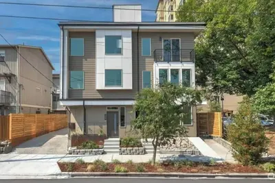 Image de The charming 2 Bedroom 2 Bathroom\n