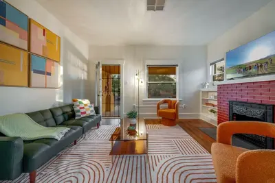 Image de Close to UofA \/ Unique \/ Patio & Porch \/ 1 Br 1 Ba