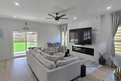 Image de Luxe Cozy guesthouse: 7mins from downtown Dallas