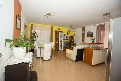 Image de Appartement de deux chambres avec le balcon Lopar, Rab (A-23156-c)